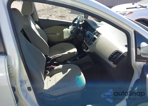 2015 Kia Rio Lx z USA, uszkodzony, nr VIN KNADM4A39F6422129